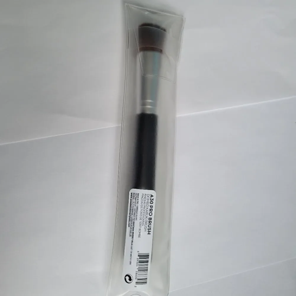 Anastasia Beverly Hills A30 Pro Brush Domed Kabuki Brush